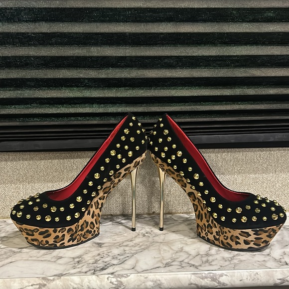 Shoe Republic LA‎ Azami Leopard Platform Black Velour Gold Studded  Size 7 NIB - Picture 5 of 9